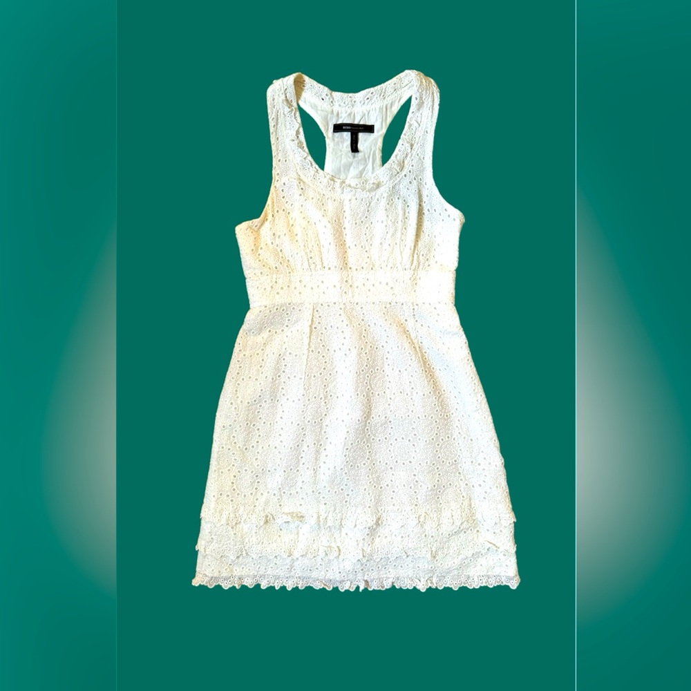 BCBG WHITE PATTERN DRESS.